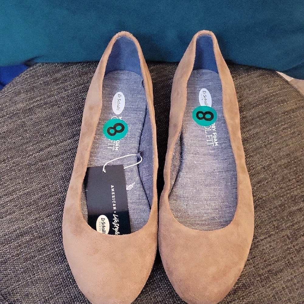 Dr. Scholl's Tan Flats Minimalist Design